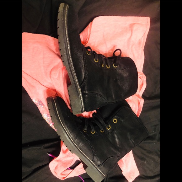Black combat boots . Size 8. Gently worn. - Picture 1 of 5
